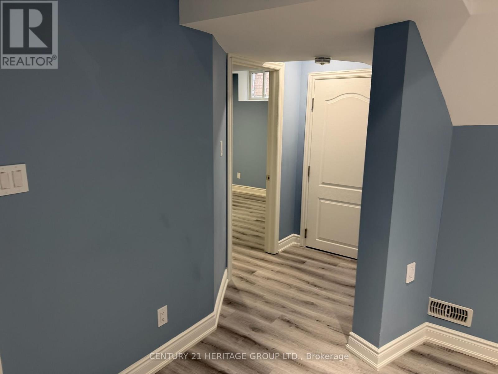 118 Sunridge Street, Richmond Hill, Ontario  L4E 3Z2 - Photo 21 - N12973532