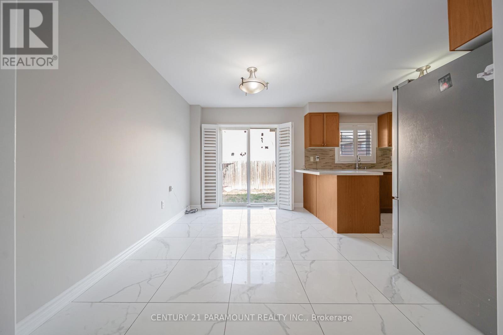 75 Crystal Glen Crescent, Brampton, Ontario  L6X 0K5 - Photo 13 - W12981530