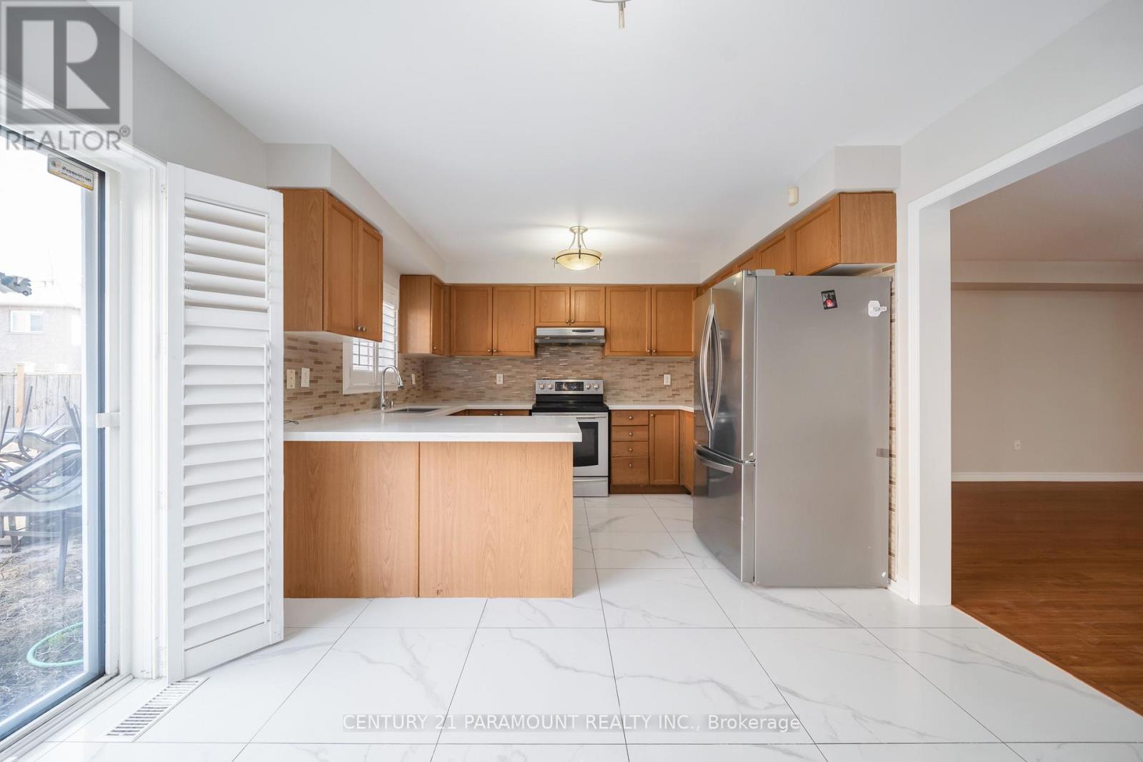 75 Crystal Glen Crescent, Brampton, Ontario  L6X 0K5 - Photo 14 - W12981530