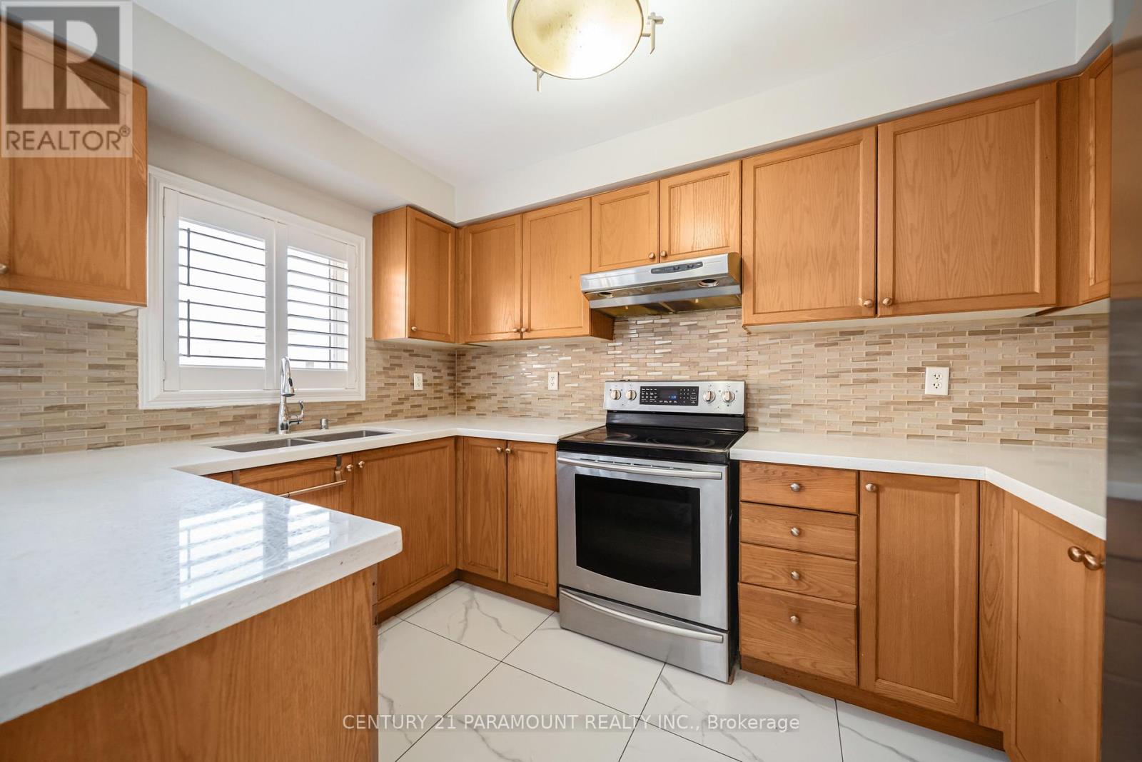 75 Crystal Glen Crescent, Brampton, Ontario  L6X 0K5 - Photo 18 - W12981530