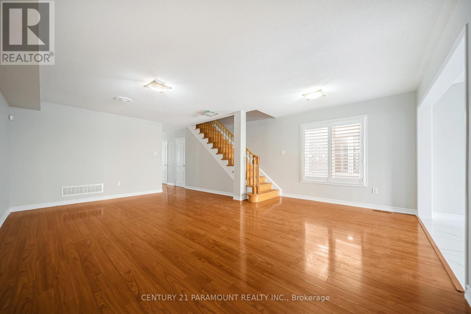 75 Crystal Glen Crescent, Brampton, Ontario  L6X 0K5 - Photo 10 - W12981530