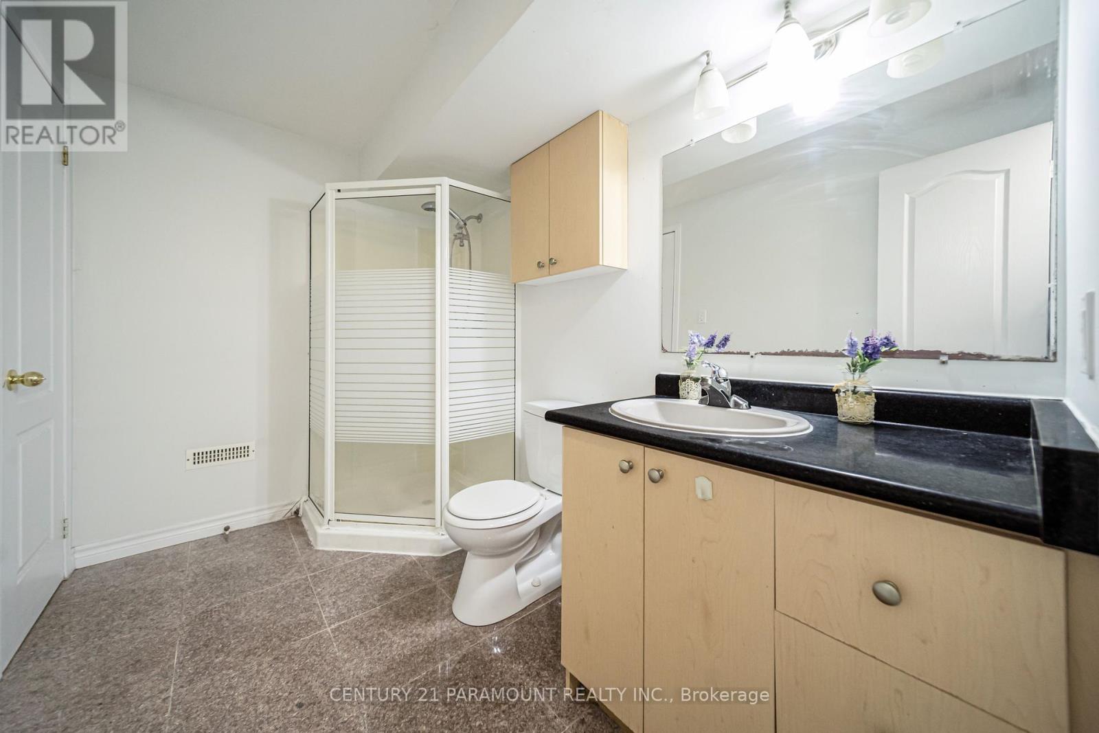 75 Crystal Glen Crescent, Brampton, Ontario  L6X 0K5 - Photo 27 - W12981530