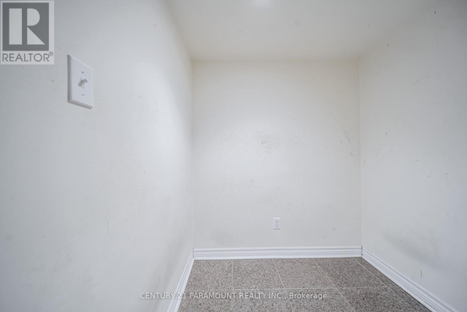 75 Crystal Glen Crescent, Brampton, Ontario  L6X 0K5 - Photo 28 - W12981530