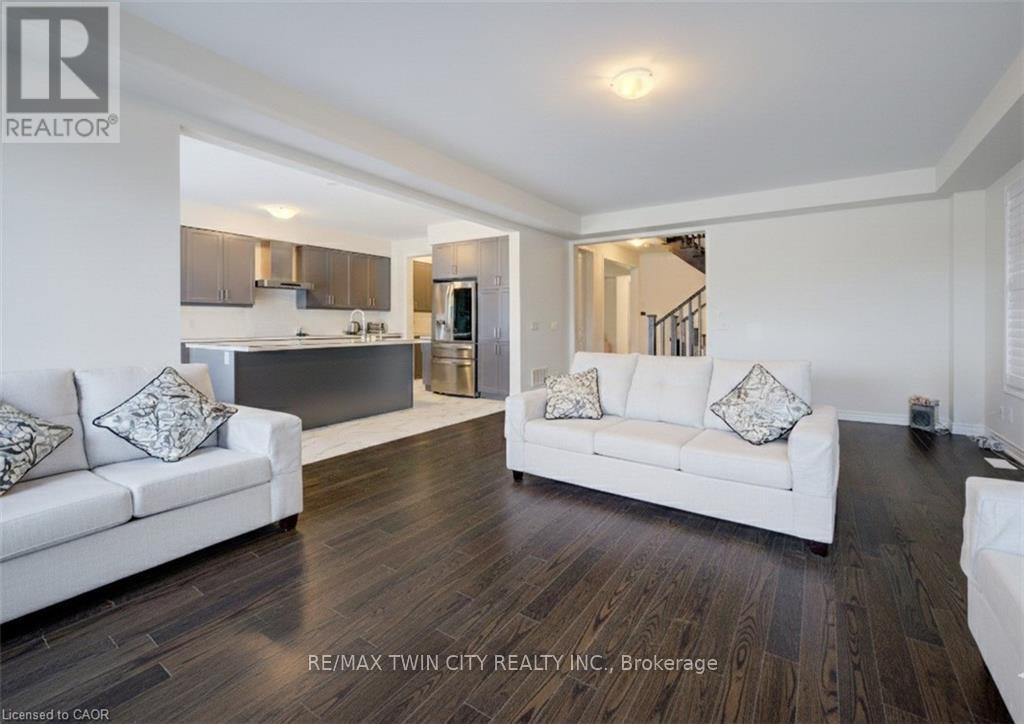 588 Beckview Crescent, Kitchener, Ontario N2R 0R4 - Photo 13 - X12750860