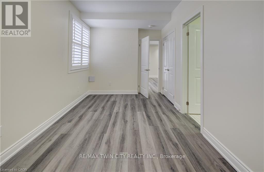 588 Beckview Crescent, Kitchener, Ontario N2R 0R4 - Photo 40 - X12750860