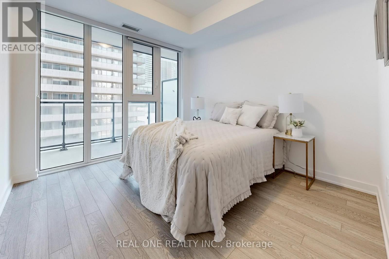 1601 - 634 Church Street, Toronto, Ontario  M4Y 2G3 - Photo 17 - C12968782