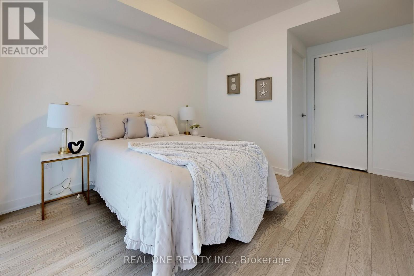 1601 - 634 Church Street, Toronto, Ontario  M4Y 2G3 - Photo 18 - C12968782