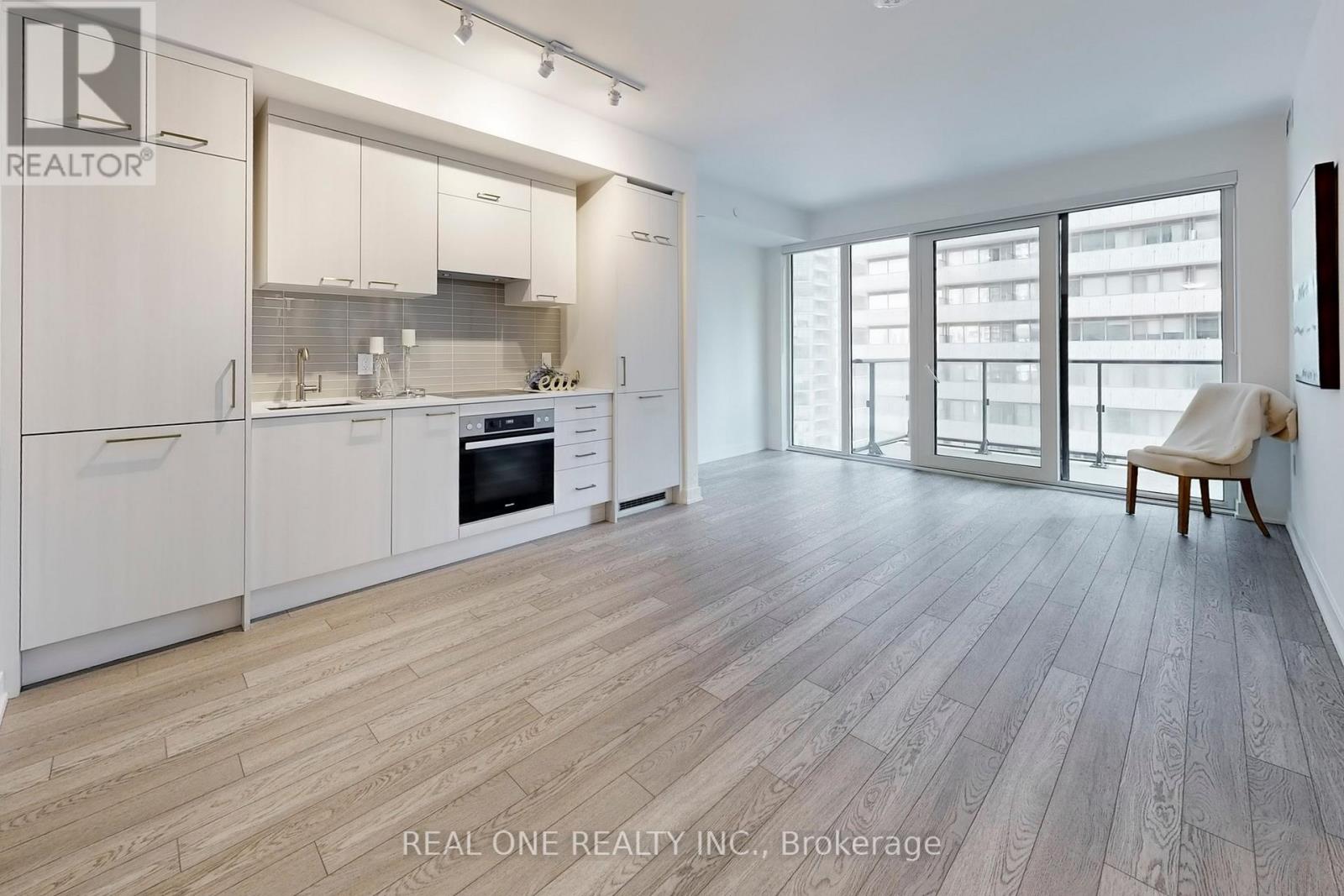 1601 - 634 Church Street, Toronto, Ontario  M4Y 2G3 - Photo 9 - C12968782