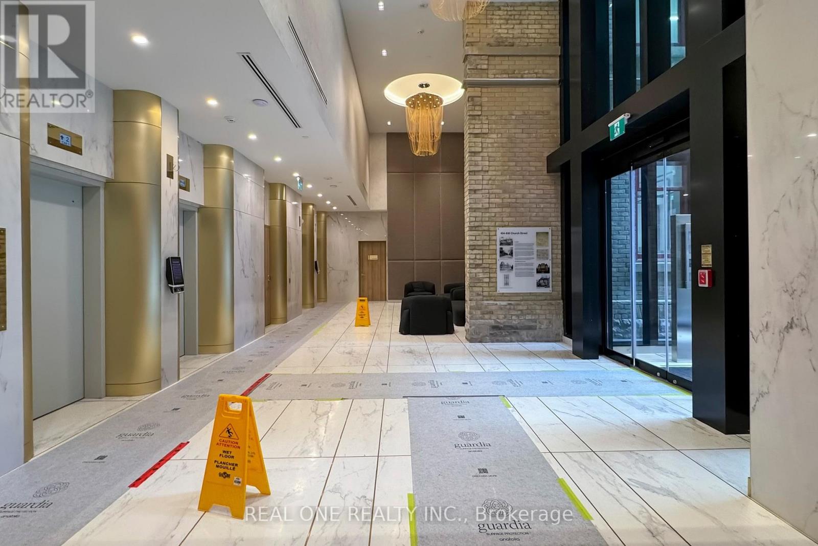 1601 - 634 Church Street, Toronto, Ontario  M4Y 2G3 - Photo 5 - C12968782