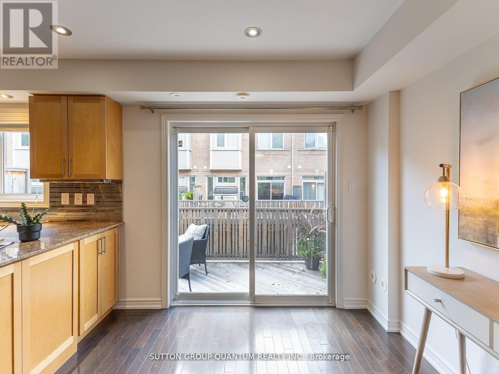 50 Rosewood Avenue, Mississauga, Ontario  L5G 4W3 - Photo 14 - W12981742