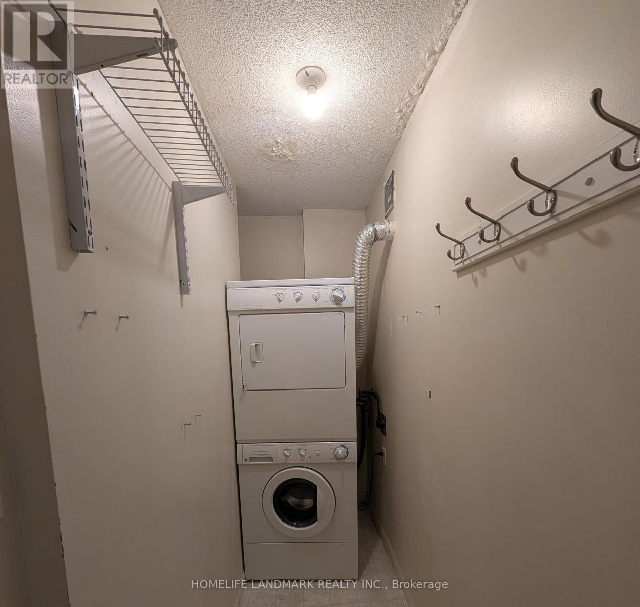 004 - 1 Hickory Tree Road, Toronto, Ontario  M9N 3W4 - Photo 10 - W12981762