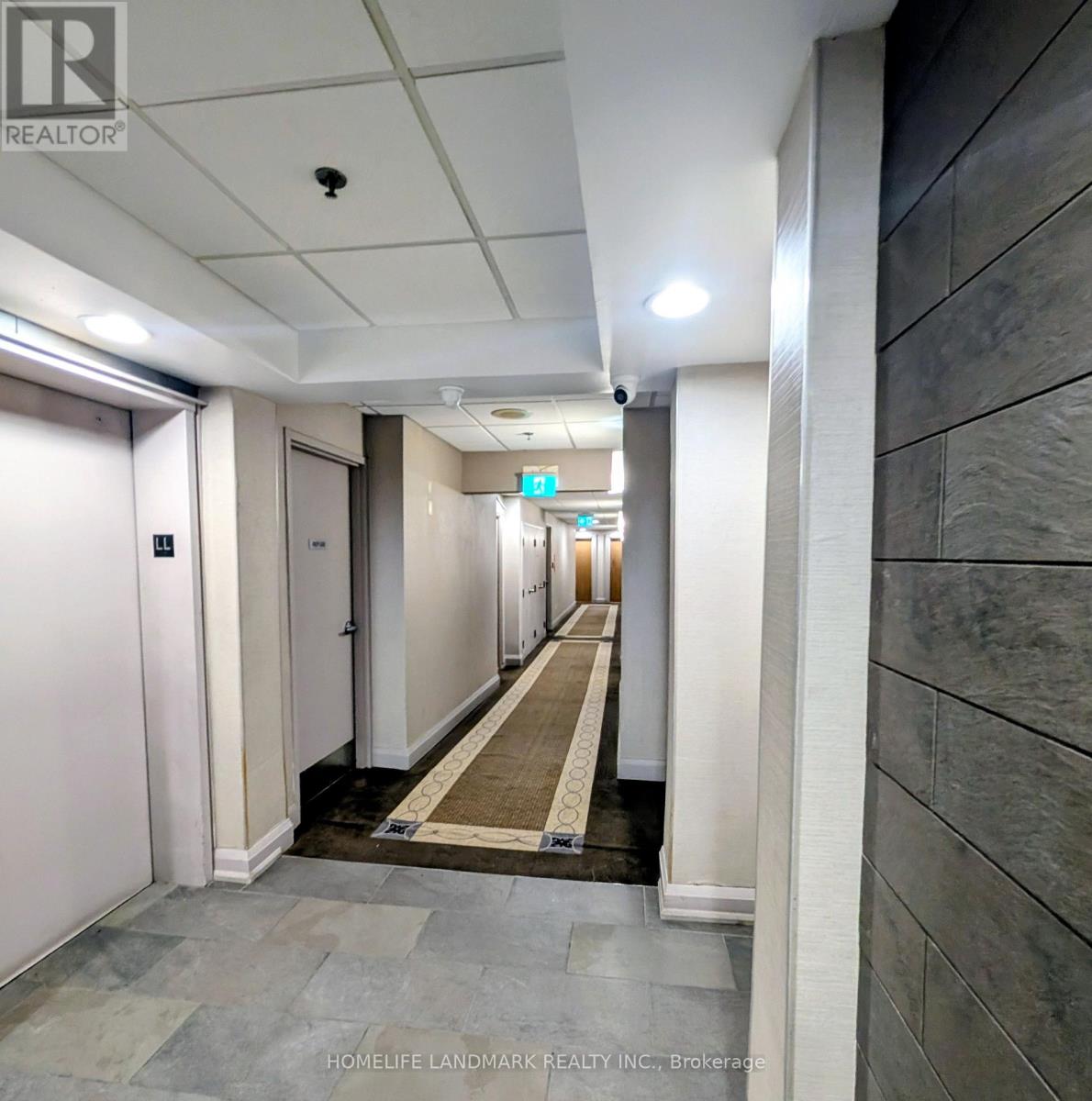 004 - 1 Hickory Tree Road, Toronto, Ontario  M9N 3W4 - Photo 5 - W12981762