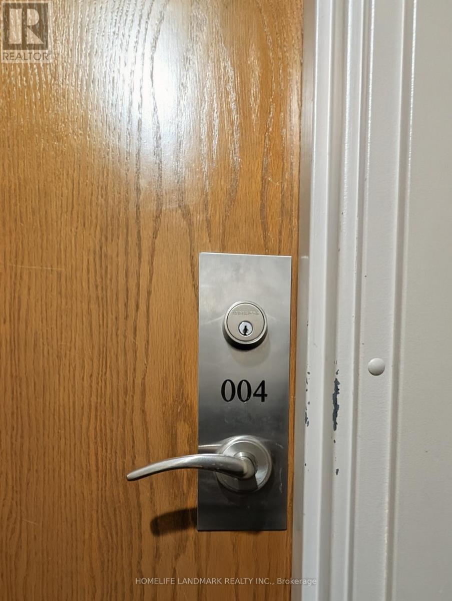 004 - 1 Hickory Tree Road, Toronto, Ontario  M9N 3W4 - Photo 7 - W12981762