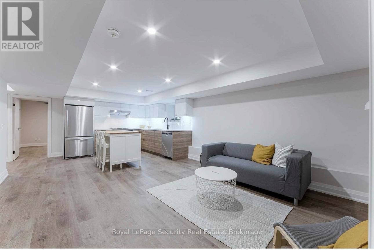 Lower - 219 Glendonwynne Road, Toronto, Ontario  M6P 3G4 - Photo 5 - W12981764