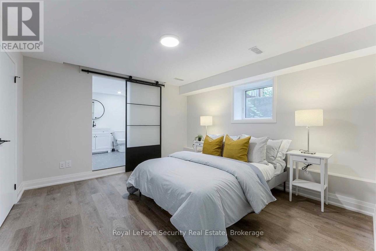 Lower - 219 Glendonwynne Road, Toronto, Ontario  M6P 3G4 - Photo 6 - W12981764