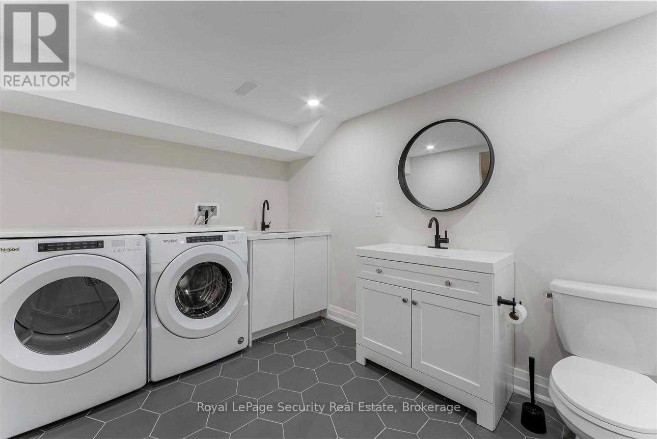 Lower - 219 Glendonwynne Road, Toronto, Ontario  M6P 3G4 - Photo 9 - W12981764