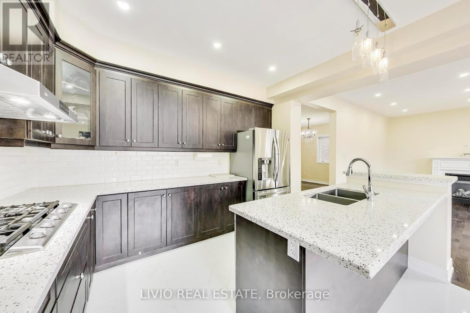 232 Thorndale Road, Brampton, Ontario  L6P 3H5 - Photo 12 - W12981776