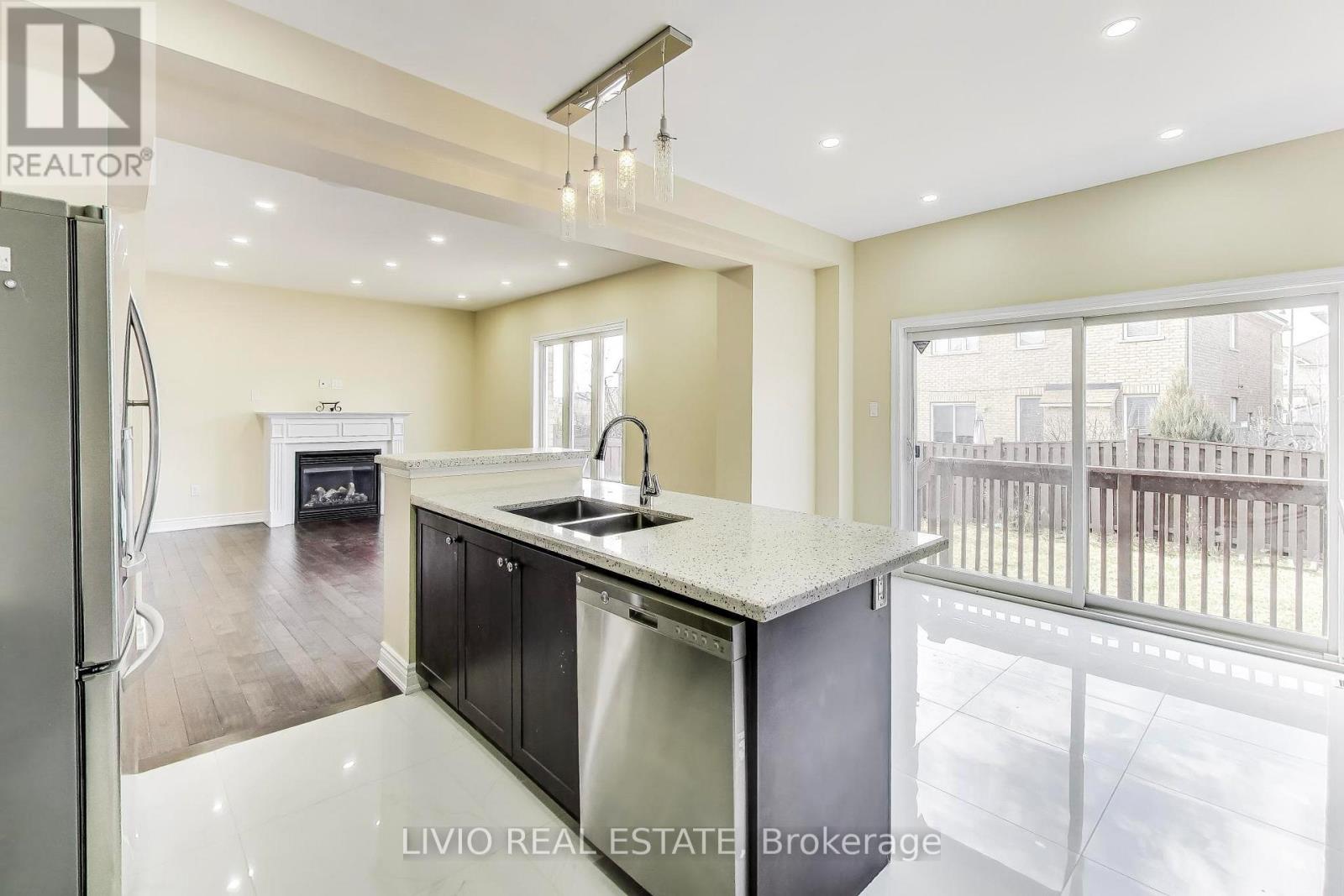 232 Thorndale Road, Brampton, Ontario  L6P 3H5 - Photo 13 - W12981776