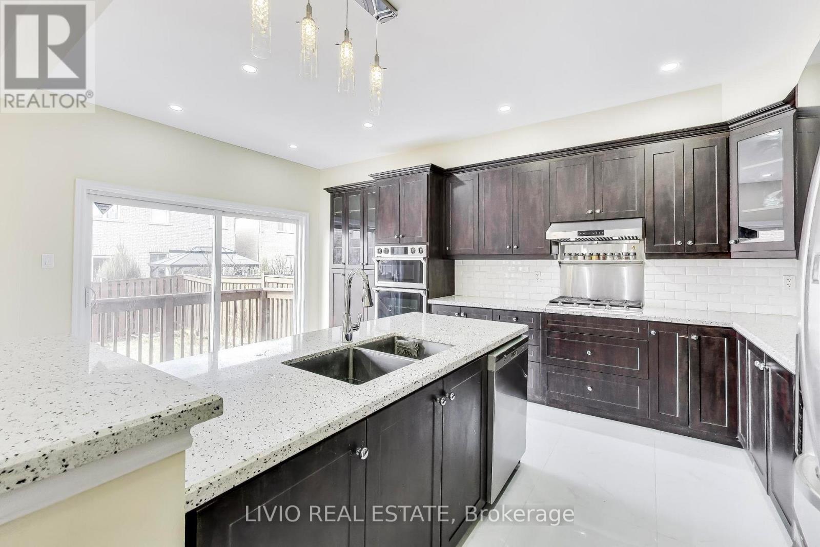 232 Thorndale Road, Brampton, Ontario  L6P 3H5 - Photo 14 - W12981776