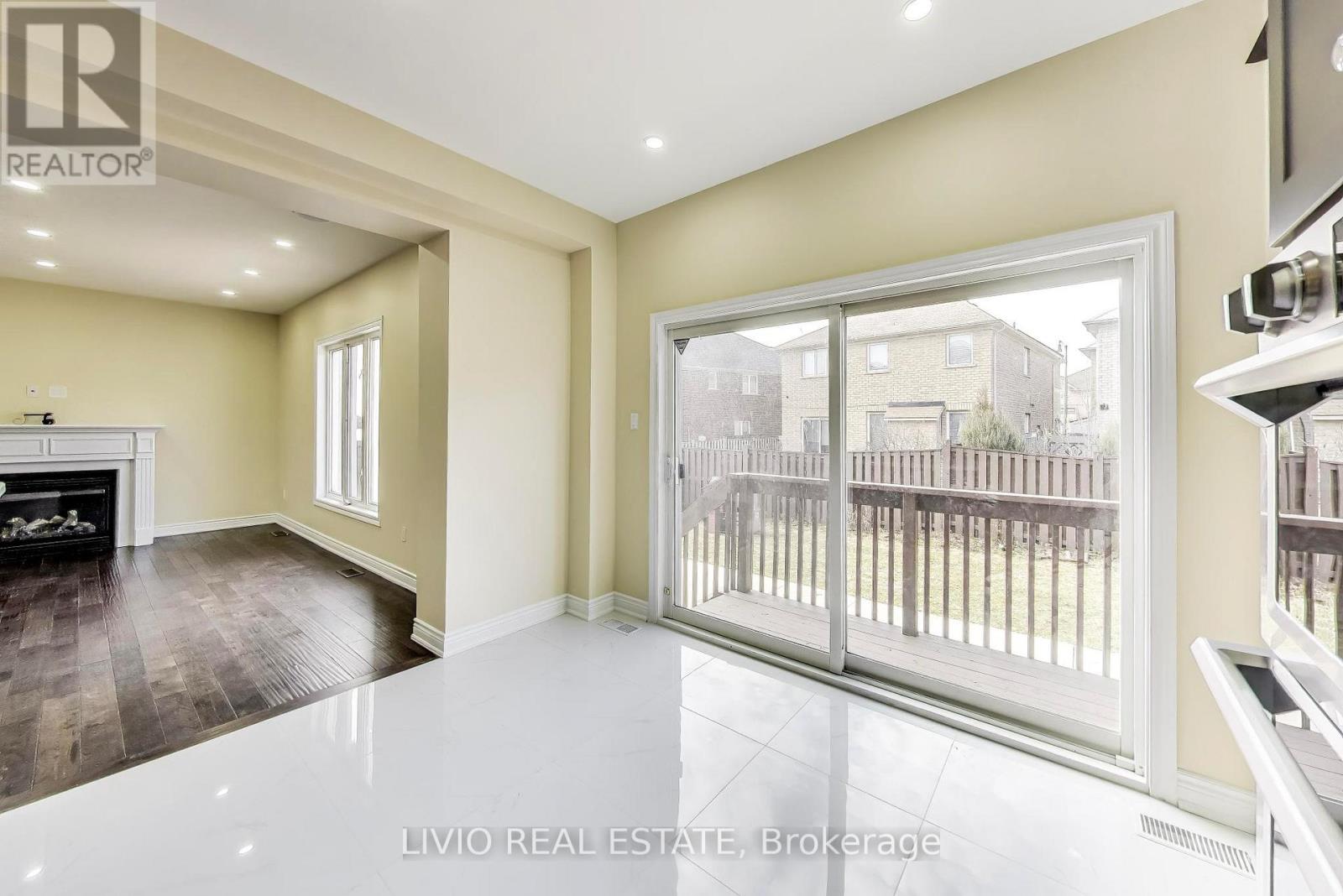 232 Thorndale Road, Brampton, Ontario  L6P 3H5 - Photo 15 - W12981776