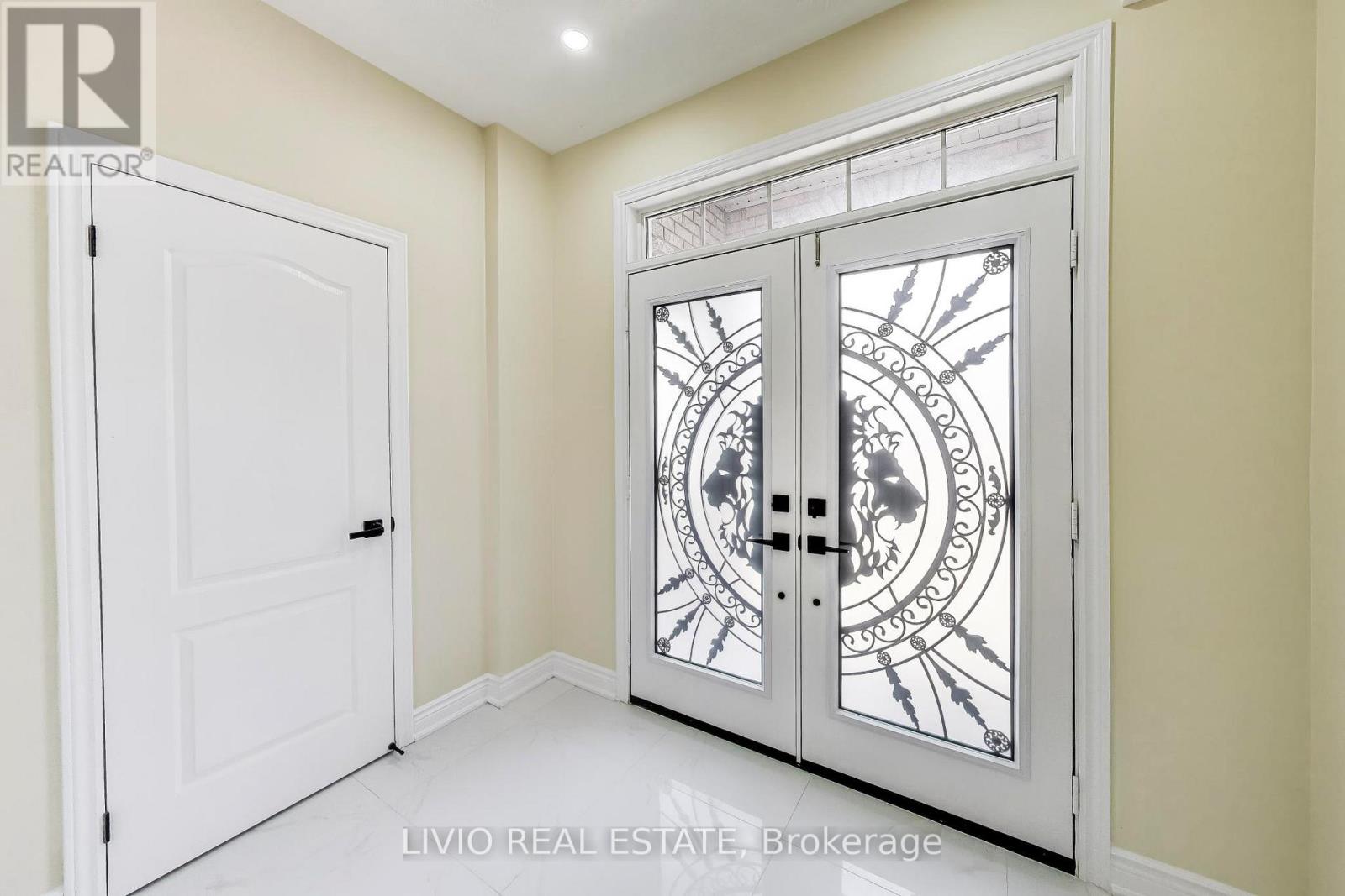 232 Thorndale Road, Brampton, Ontario  L6P 3H5 - Photo 3 - W12981776