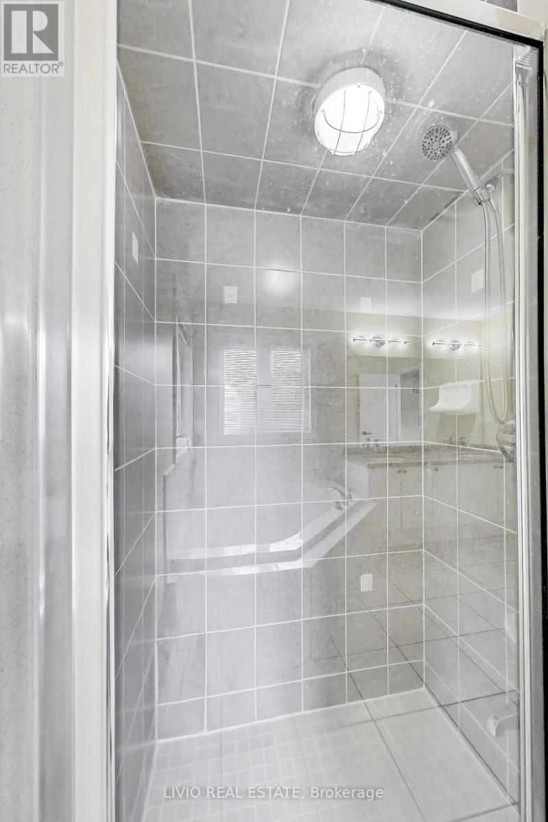 232 Thorndale Road, Brampton, Ontario  L6P 3H5 - Photo 31 - W12981776