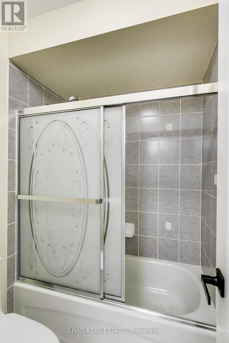 232 Thorndale Road, Brampton, Ontario  L6P 3H5 - Photo 36 - W12981776