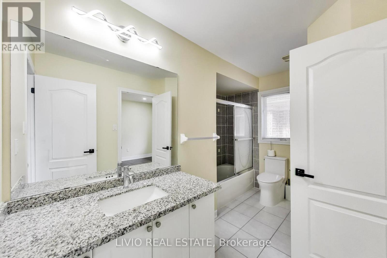 232 Thorndale Road, Brampton, Ontario  L6P 3H5 - Photo 43 - W12981776