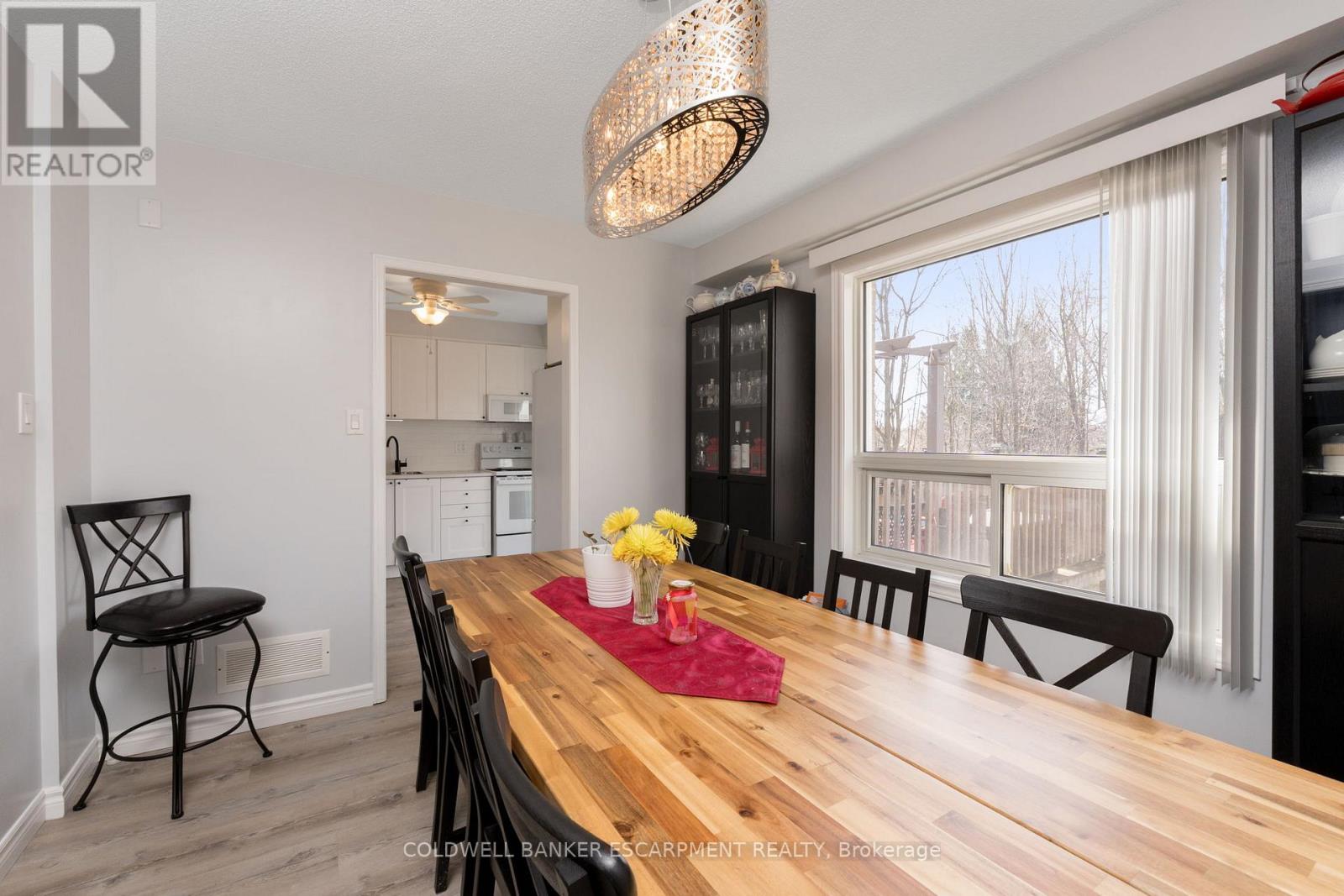 222 Churchill Road N, Halton Hills, Ontario  L7J 2J2 - Photo 12 - W12981794