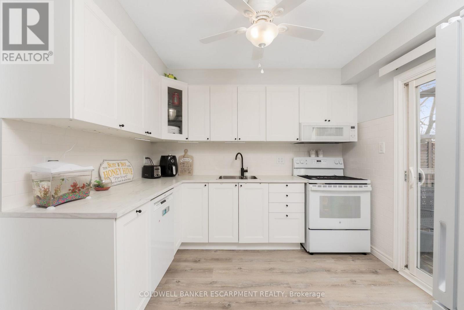 222 Churchill Road N, Halton Hills, Ontario  L7J 2J2 - Photo 13 - W12981794