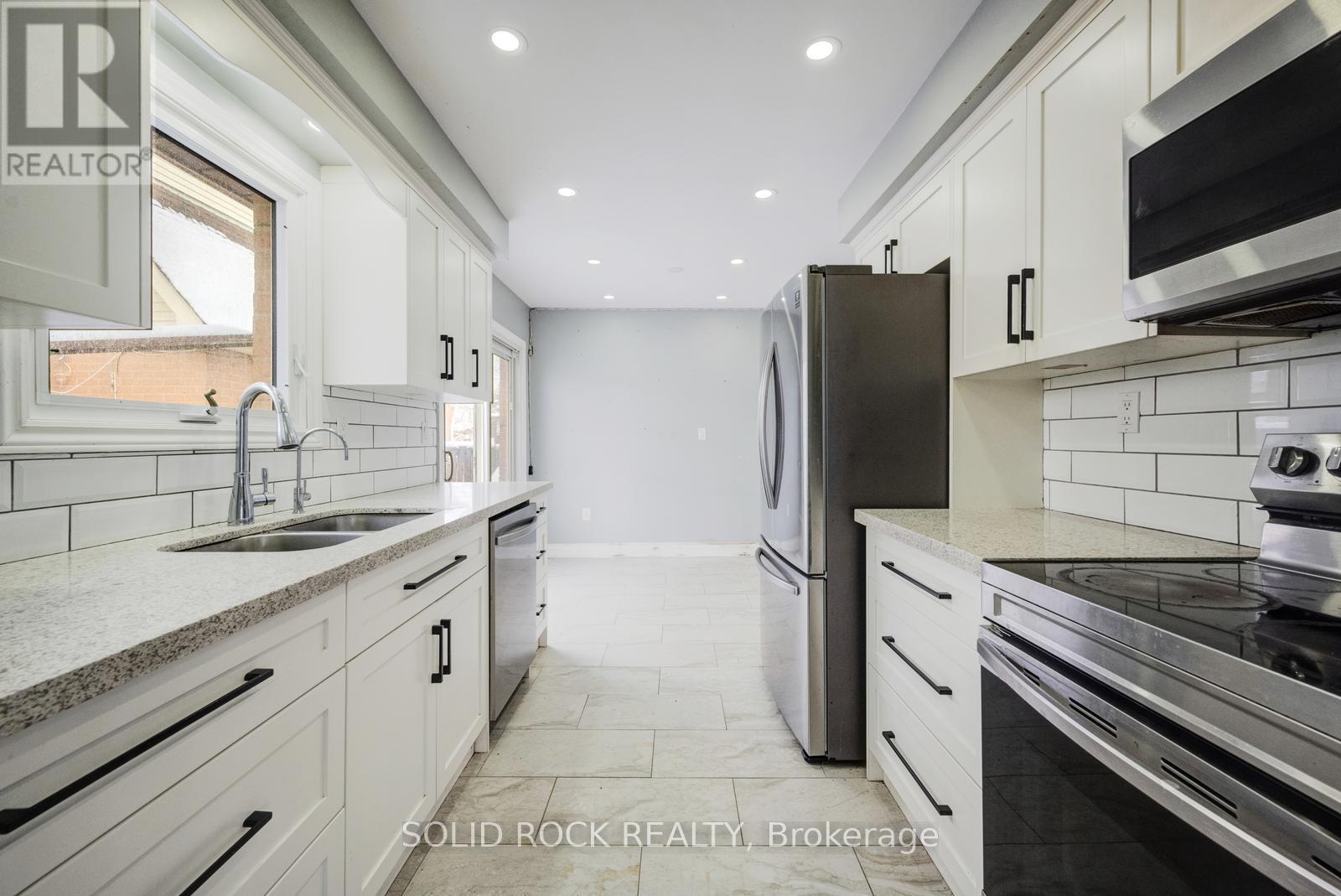 12 Torrance Wood, Brampton, Ontario  L6Y 2N3 - Photo 15 - W12981810