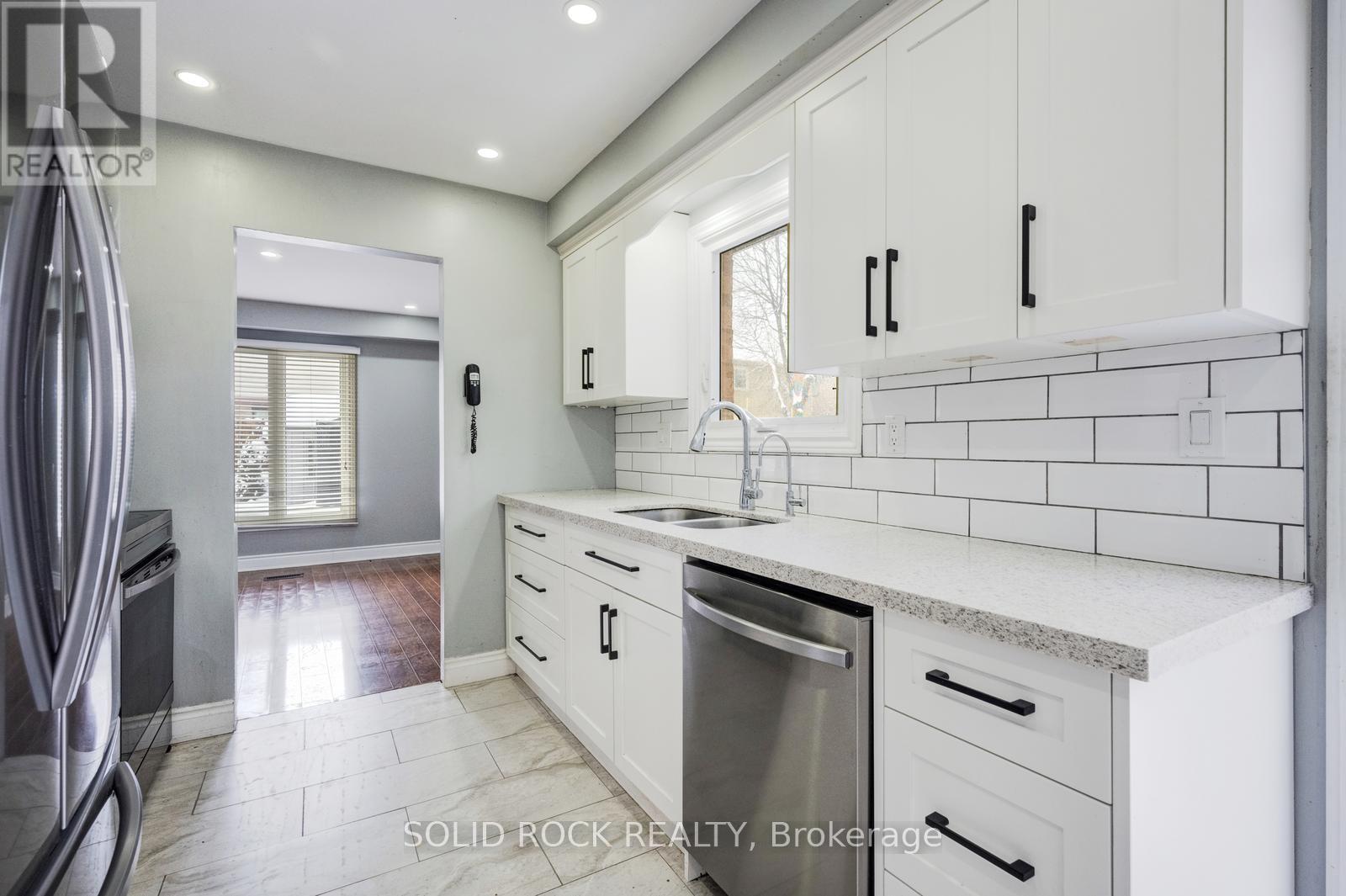 12 Torrance Wood, Brampton, Ontario  L6Y 2N3 - Photo 17 - W12981810