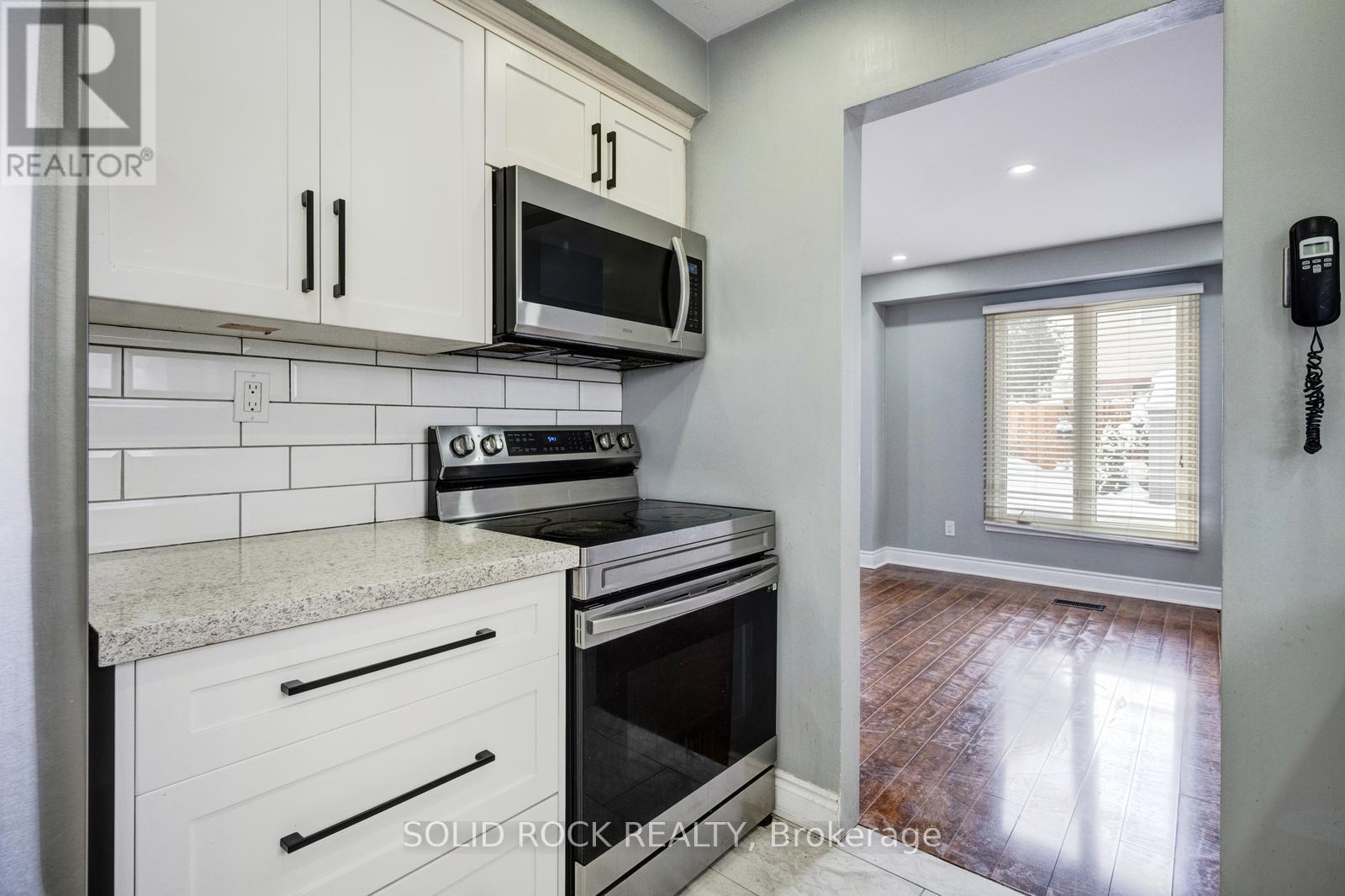 12 Torrance Wood, Brampton, Ontario  L6Y 2N3 - Photo 18 - W12981810