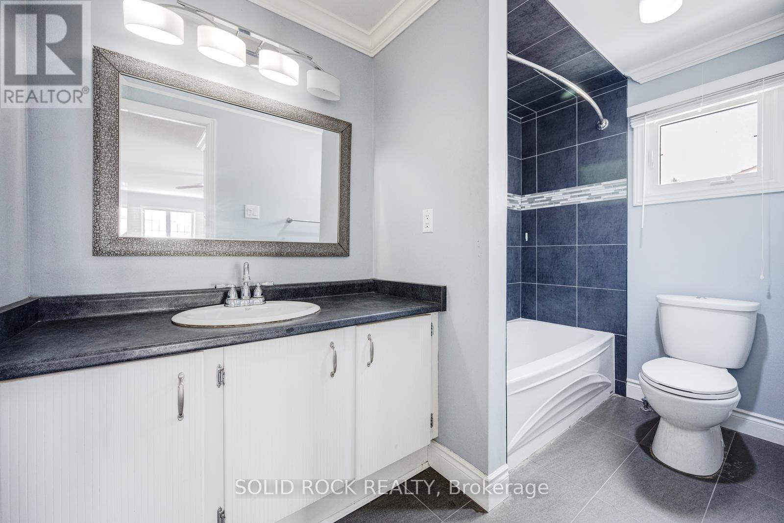 12 Torrance Wood, Brampton, Ontario  L6Y 2N3 - Photo 29 - W12981810