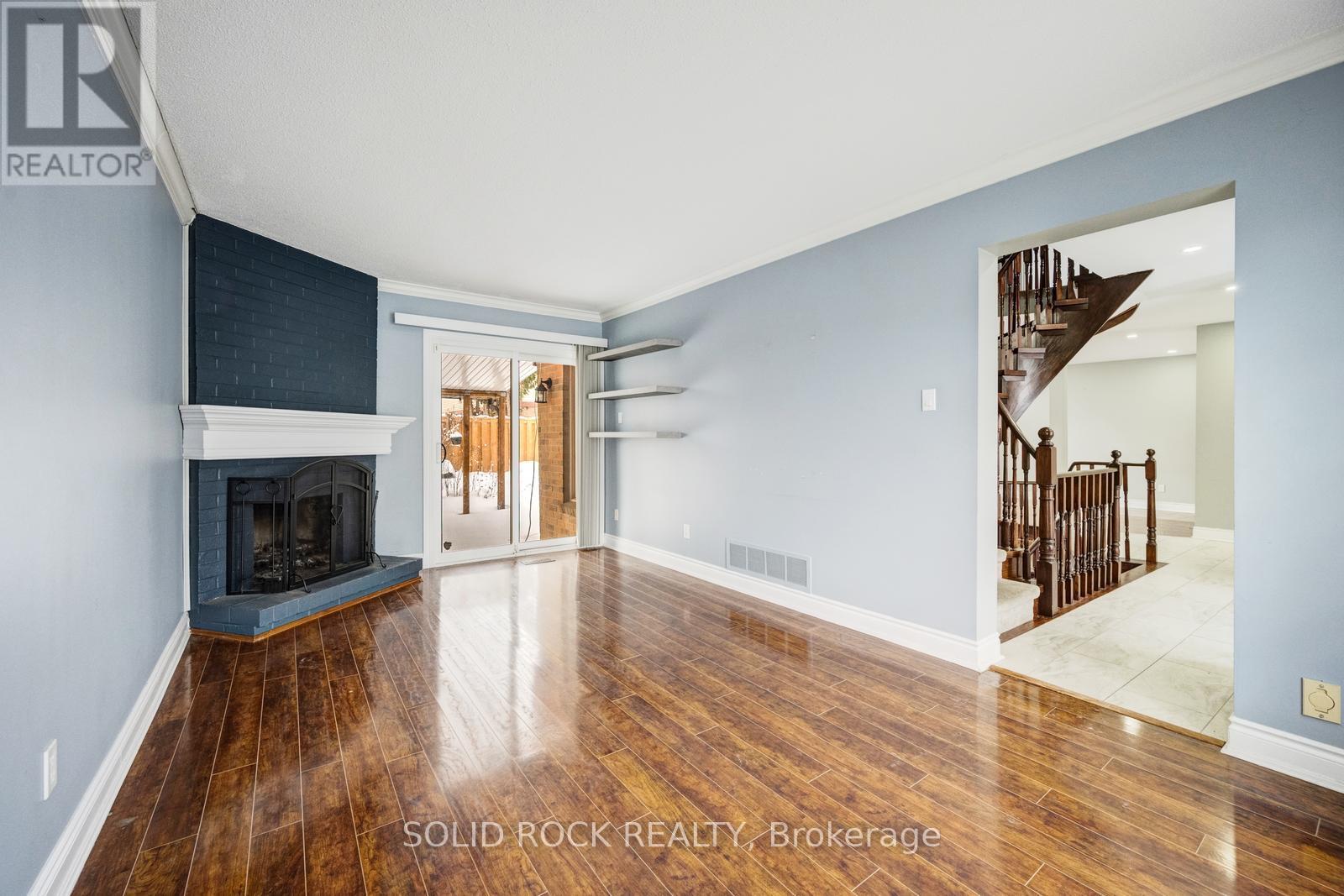 12 Torrance Wood, Brampton, Ontario  L6Y 2N3 - Photo 5 - W12981810