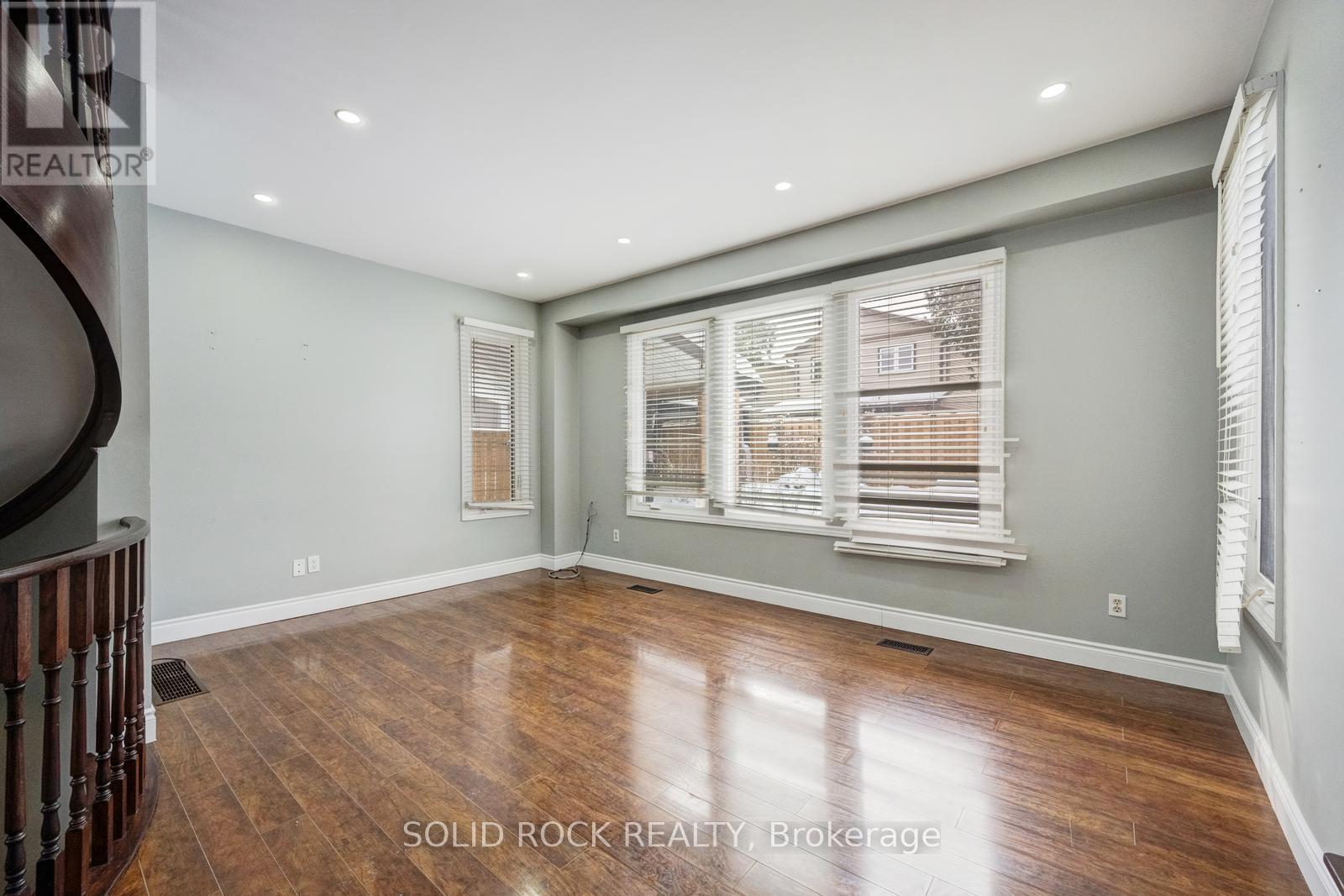 12 Torrance Wood, Brampton, Ontario  L6Y 2N3 - Photo 9 - W12981810