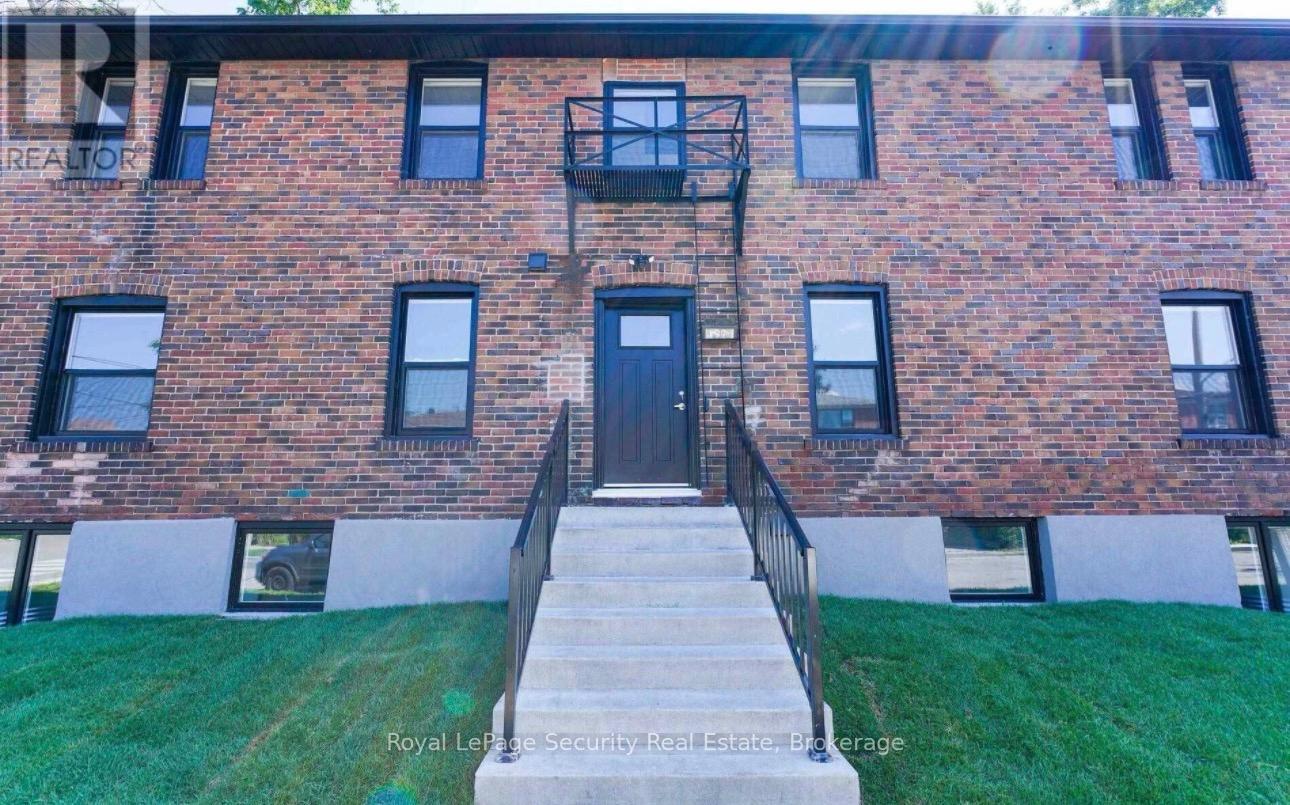 5 - 92 TWELFTH STREET, Toronto, Ontario