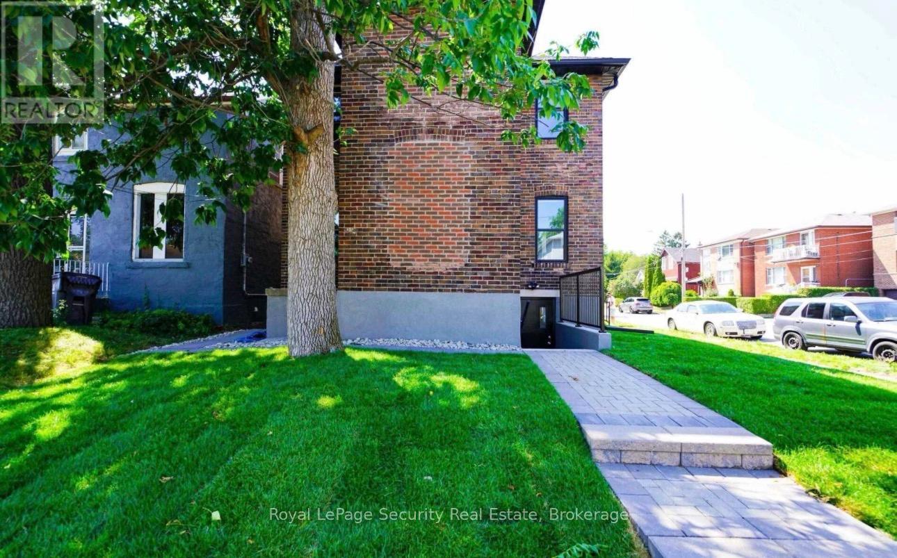 5 - 92 Twelfth Street, Toronto, Ontario  M8V 3H1 - Photo 4 - W12981848