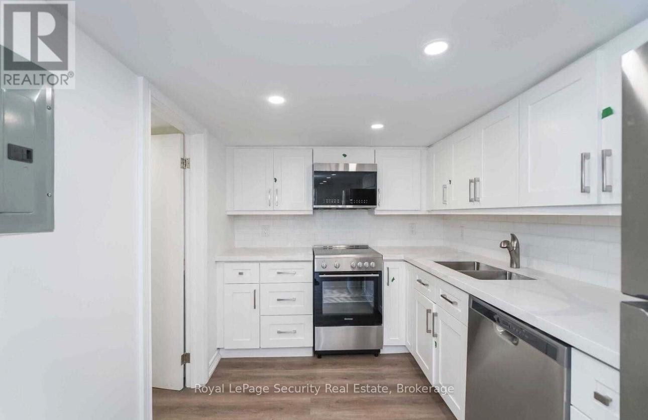 5 - 92 Twelfth Street, Toronto, Ontario  M8V 3H1 - Photo 5 - W12981848