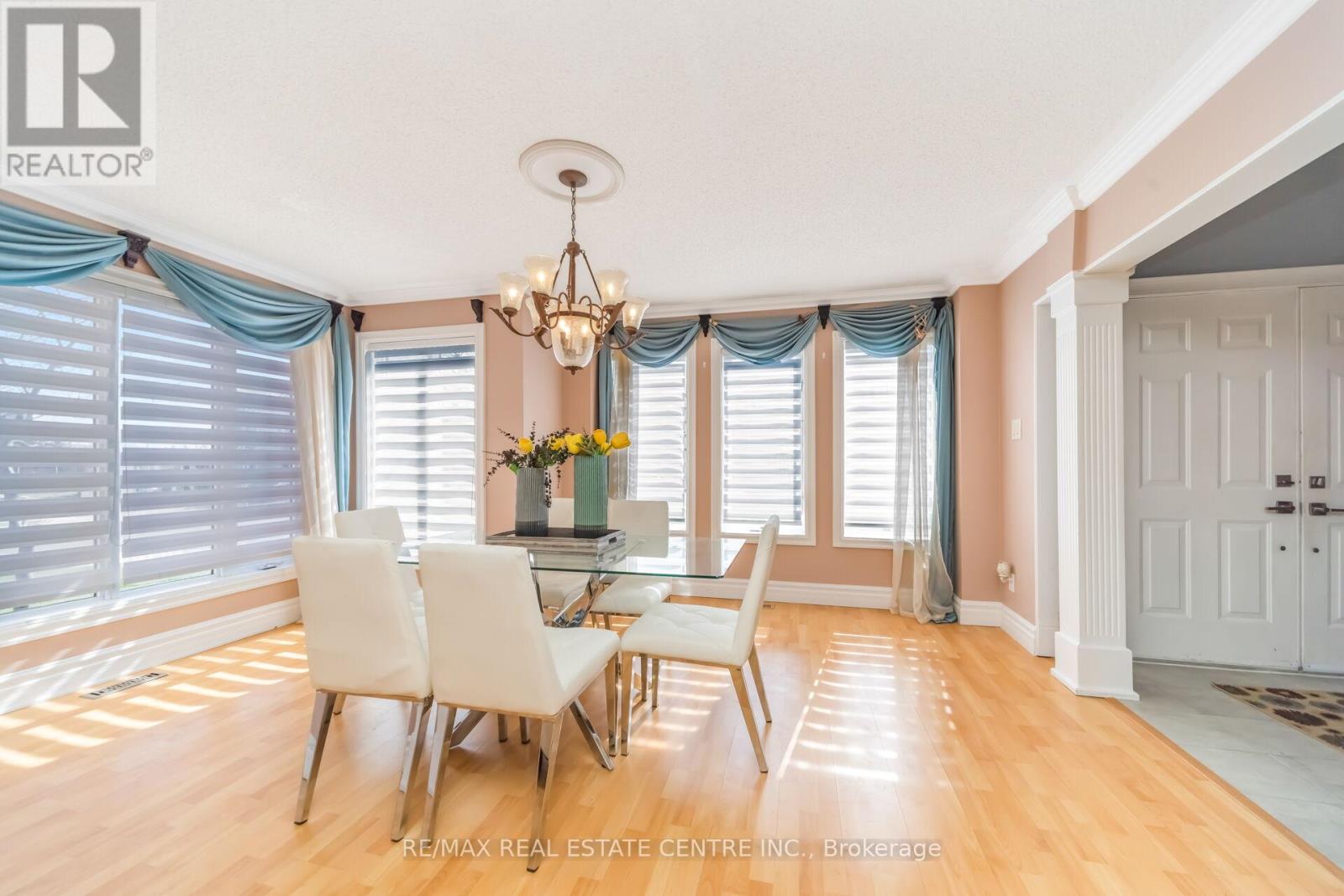 51 Pebblestone Circle, Brampton, Ontario  L6X 4N2 - Photo 14 - W12981898