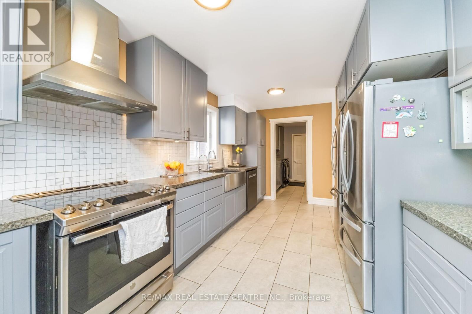 51 Pebblestone Circle, Brampton, Ontario  L6X 4N2 - Photo 19 - W12981898