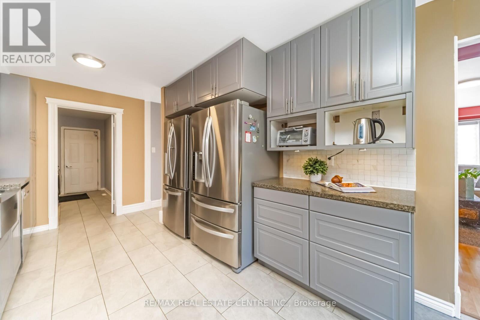 51 Pebblestone Circle, Brampton, Ontario  L6X 4N2 - Photo 20 - W12981898