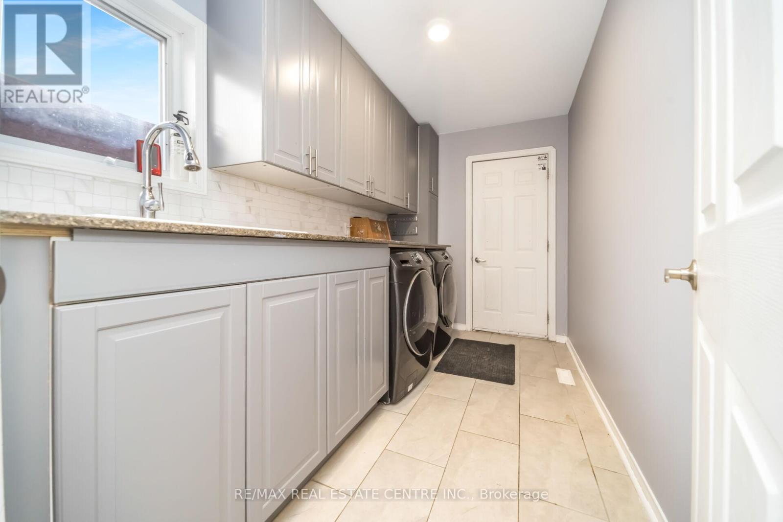 51 Pebblestone Circle, Brampton, Ontario  L6X 4N2 - Photo 23 - W12981898