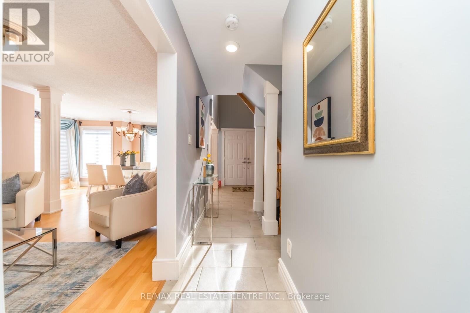 51 Pebblestone Circle, Brampton, Ontario  L6X 4N2 - Photo 24 - W12981898