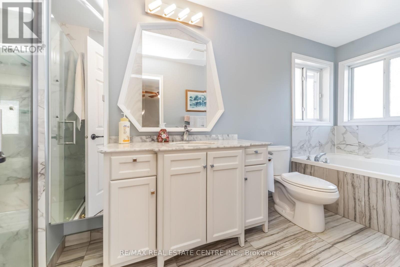 51 Pebblestone Circle, Brampton, Ontario  L6X 4N2 - Photo 30 - W12981898