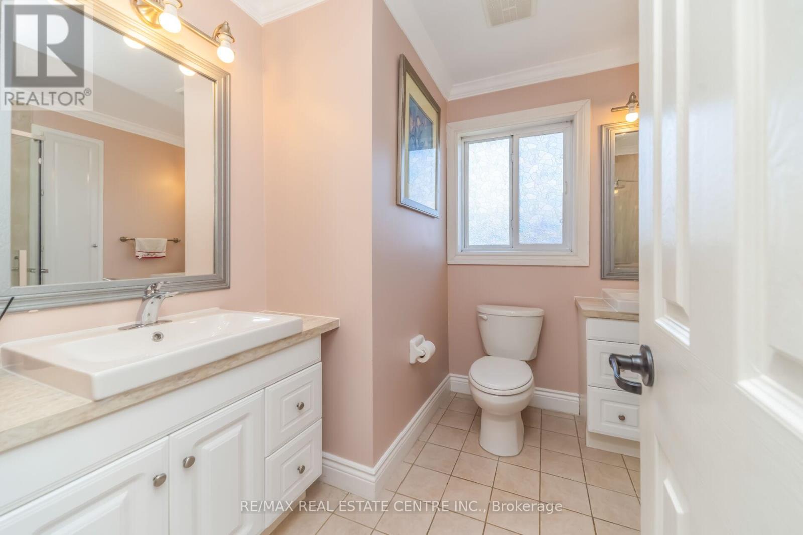 51 Pebblestone Circle, Brampton, Ontario  L6X 4N2 - Photo 38 - W12981898