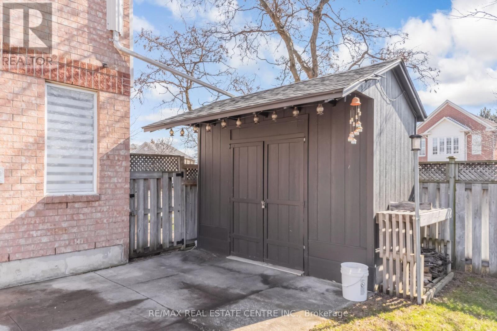 51 Pebblestone Circle, Brampton, Ontario  L6X 4N2 - Photo 49 - W12981898