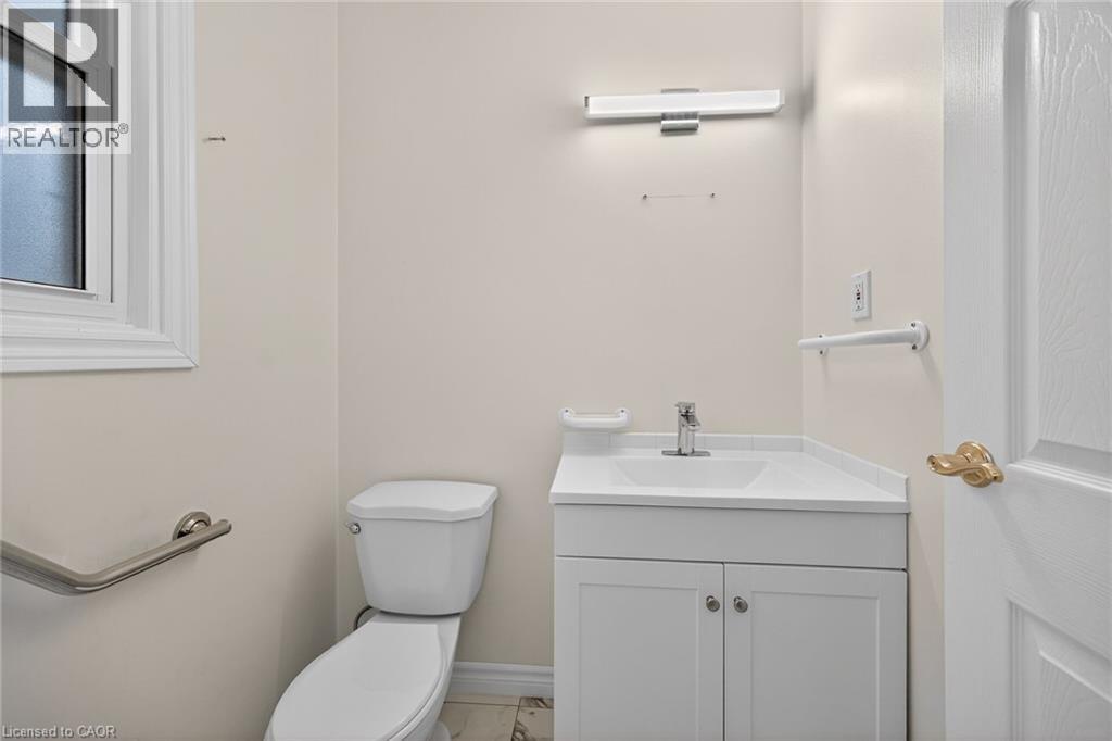 124 Aylmer Crescent, Stoney Creek, Ontario  L8J 1K3 - Photo 4 - 40819571