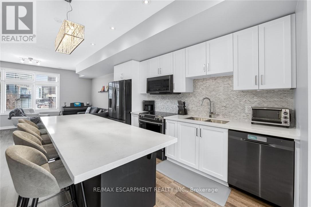 29 Esplanade Lane, Grimsby, Ontario  L3M 0H2 - Photo 10 - X12981730