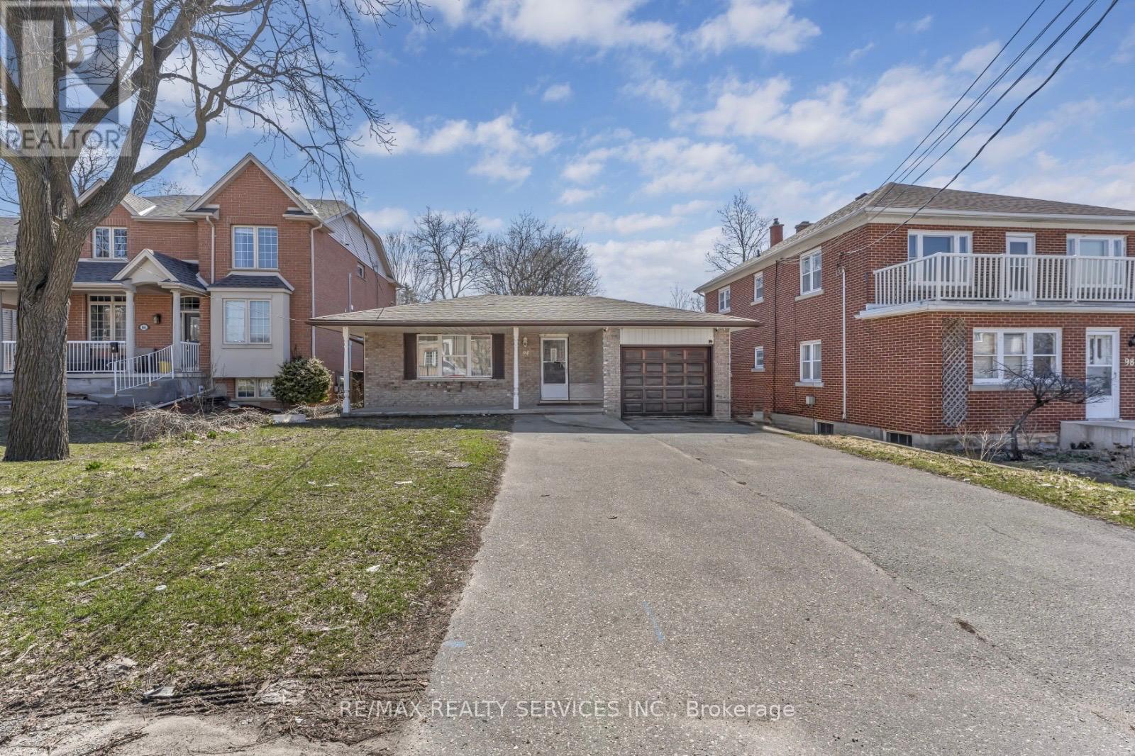 94 GAGE AVENUE, Kitchener, Ontario